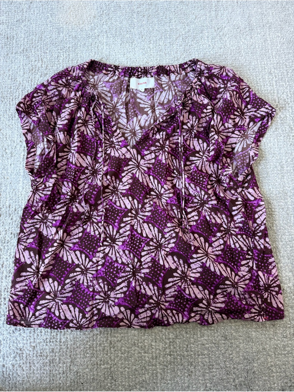 XiRENA Purple patterned Tie-Neck Cap Sleeve Blouse